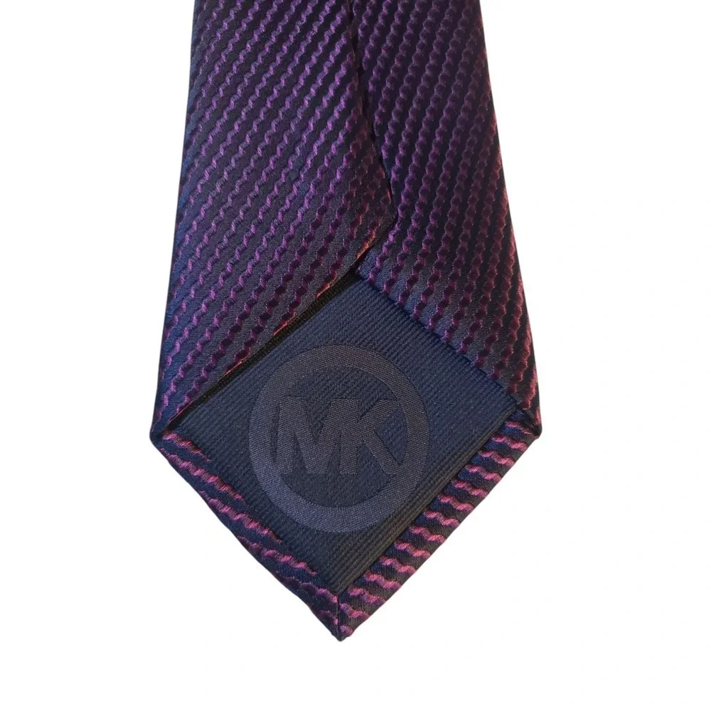 Michael Kors Mens Tie Necktie Designer Luxury Purple Navy Stripe‎ Shimmer Formal